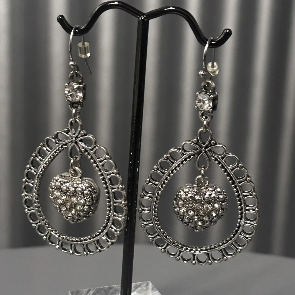 Silver Tone Rhinestone Heart Teardrop Filigree Dangle Earrings Pave‎ Pierced